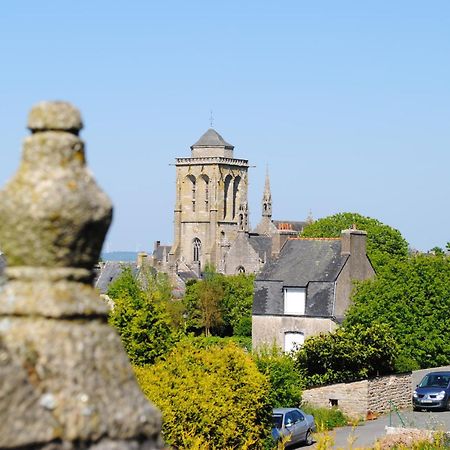 Logis Le Prieure Hotell Locronan Exteriör bild