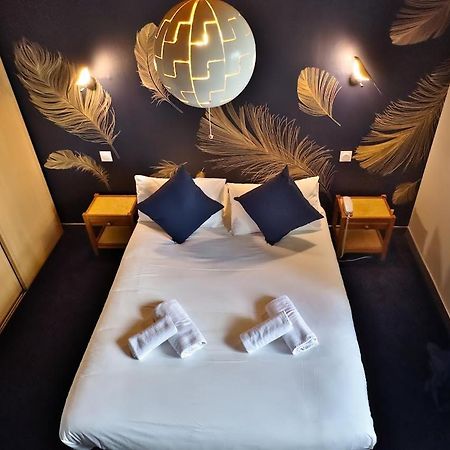 Logis Le Prieure Hotell Locronan Exteriör bild