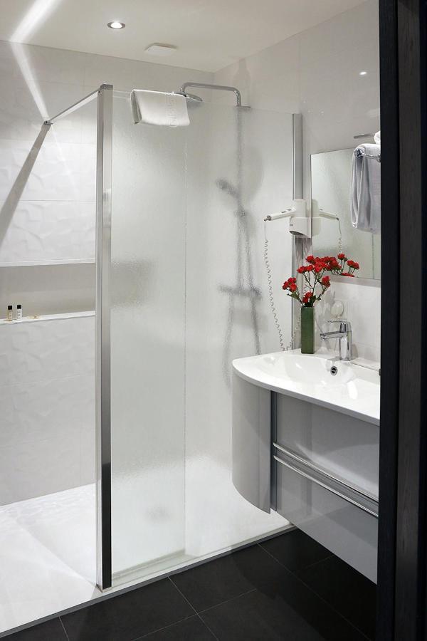 Logis Le Prieure Hotell Locronan Exteriör bild