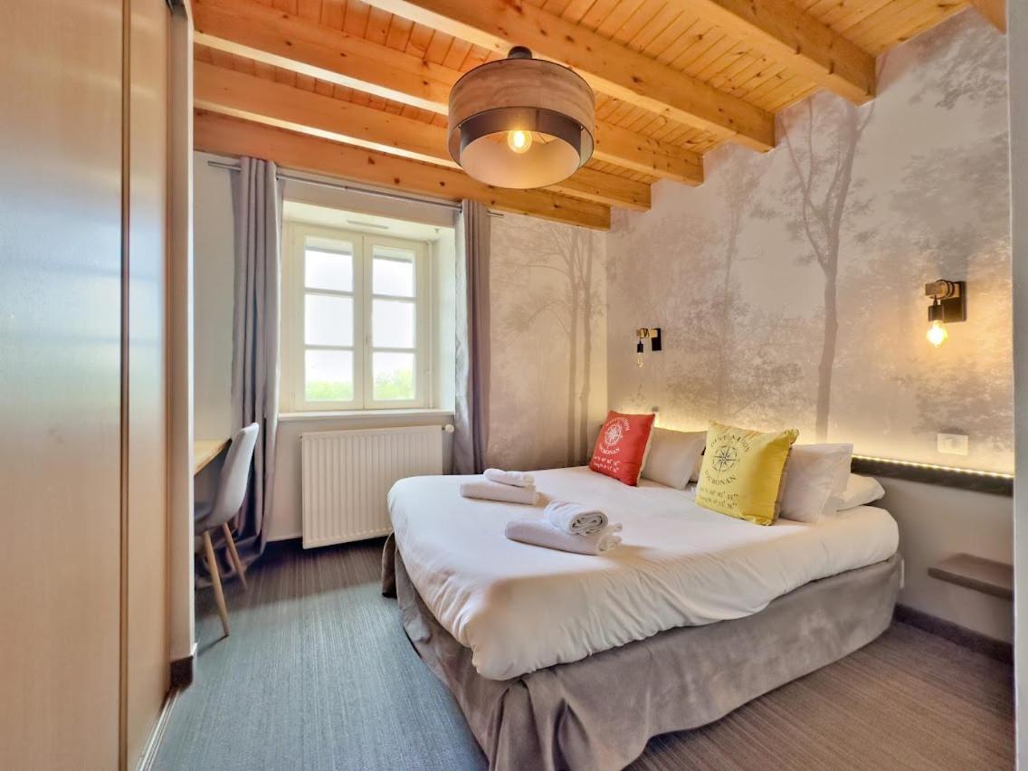 Logis Le Prieure Hotell Locronan Exteriör bild
