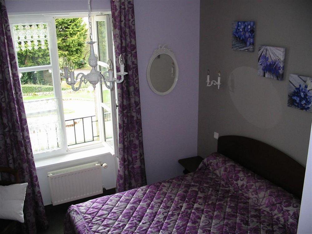 Logis Le Prieure Hotell Locronan Exteriör bild