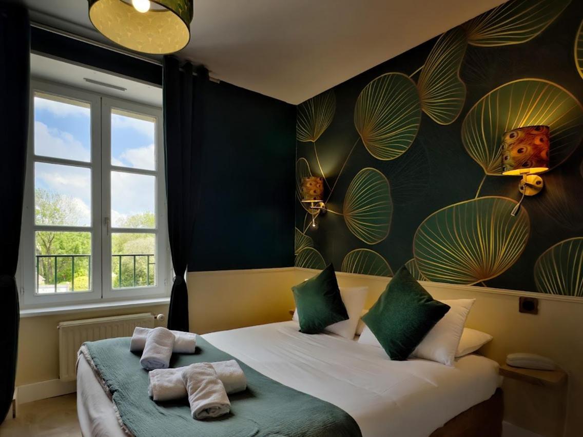 Logis Le Prieure Hotell Locronan Exteriör bild
